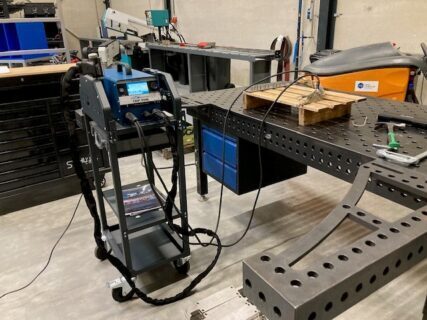 CDP-99M stiftlasmachine met procesbewaking opgeleverd